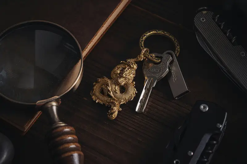 Secure Key Holding & Alarm Response